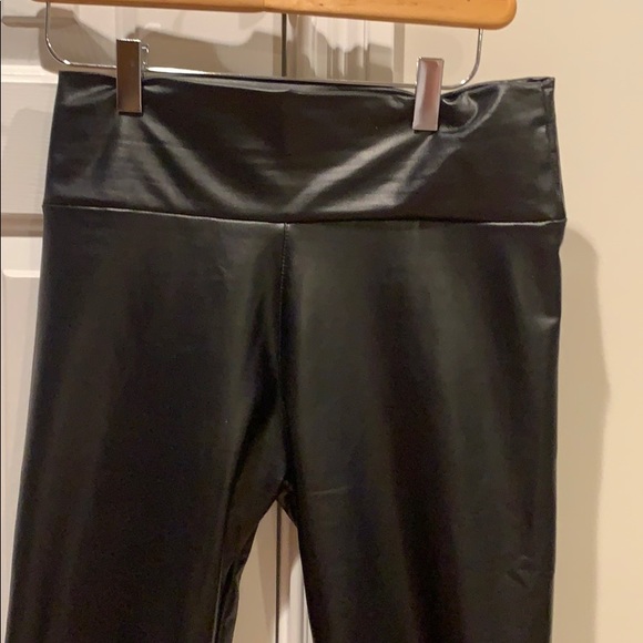 Faux Leather Leggings Sz Small - Picture 2 of 4